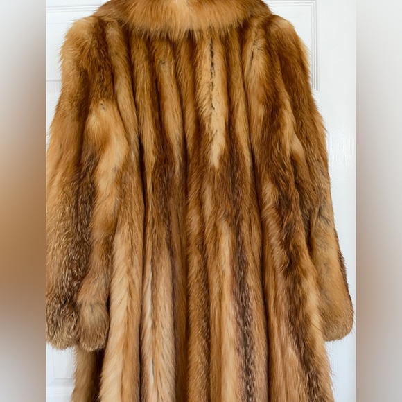Full length fox fur coat purchase in Aspen CO. worn 1 time. - Picture 8 of 16